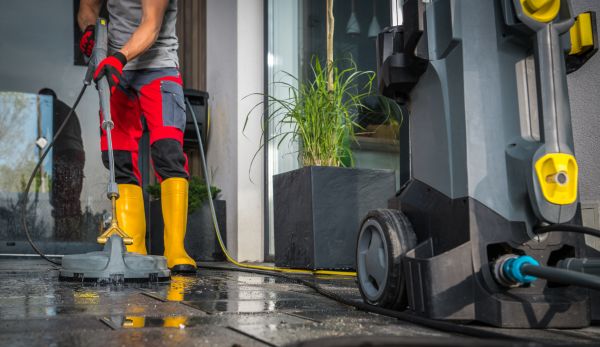 Commercial Pressure Cleaning in Shawnee