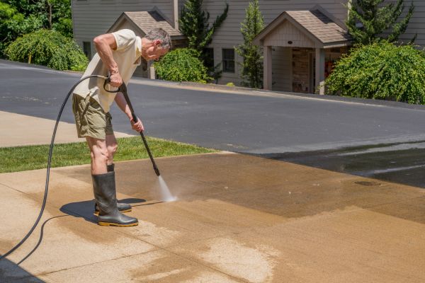 Cost of Concrete Pressure Cleaning in Shawnee