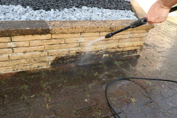 Cost of Retaining Wall Power Washing in Shawnee