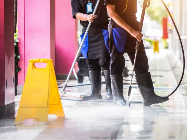Store Powerwashing in Shawnee