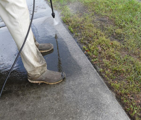 Cost of Concrete Slab Powerwashing in Shawnee